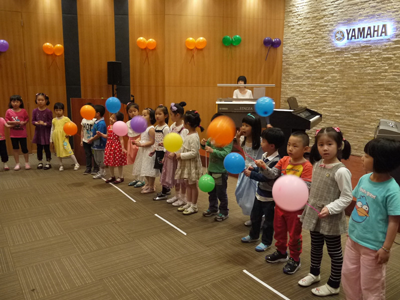 FH至尊音乐中心上海静安总店“欢度六一FH至尊的节日”音乐会成功举办 