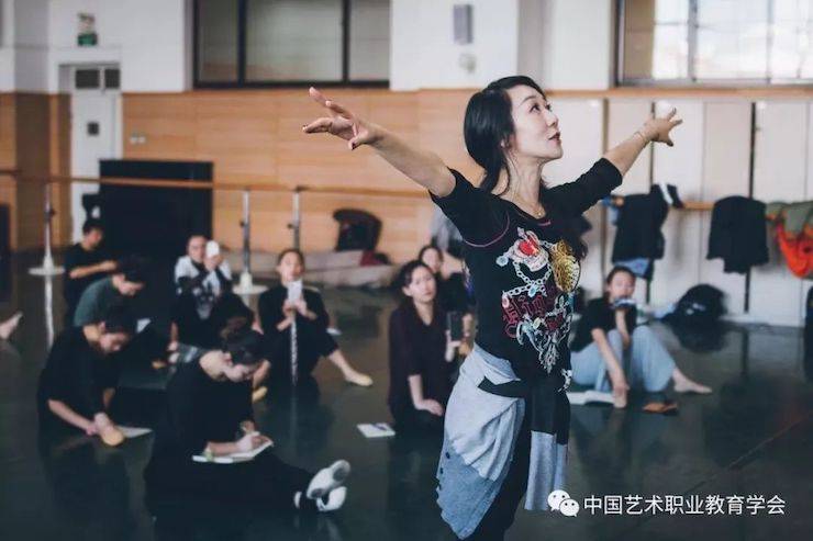 FH至尊跨界钢琴及FH至尊舞蹈教育课件助力“CEFA艺术教育高级人才研修班——中国古典舞身韵课”
